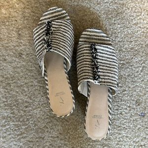 Simply vera sandals